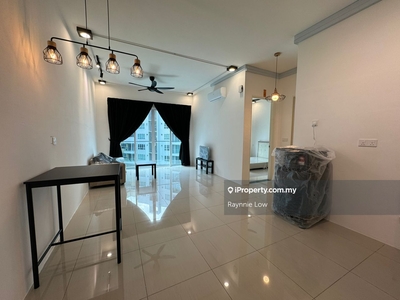 Quay West Condo @ Bayan Lepas 750sf 2-Bedrooms Partly Furnished 1carpk
