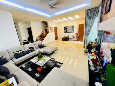 [Renovated] For Sale : Semi Detached 3 Storey Beverly Heights, Ampang