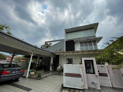 1.5 storey bungalow Grandville USJ1, corner lot. Renovated and Extended