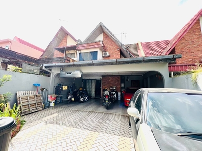 2 Storey House at SS17 Subang Jaya. Near LRT station