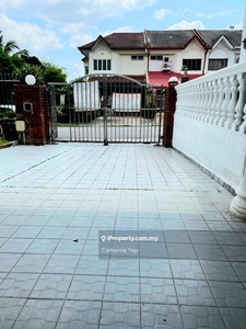 Buying at puchong double storey house this unit is a must-see