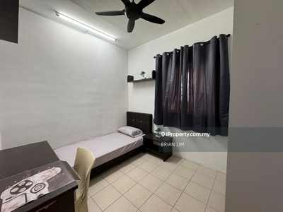 Casa Subang Small Room For Rent Male Only