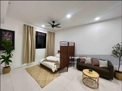 Chambers Residence, PWTC For Sale