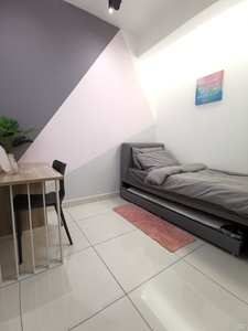 Discover fully furnished single room for rent at Subang 2! Move-in ready with stylish design and complete furnishings.