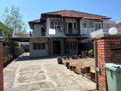 Double Storey Semi-Detached House For Rent