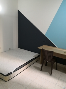 ✨ Fully Furnished Middle Room with AC ✨@ Kota Damansara 8 mins to MRT Surian Station ✨ to IKEA and 1-Utama Shopping Mall ✨