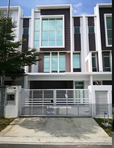 Imperial Jade @ Seri Alam 2.5 Storey Terrace House