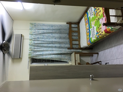 Newly Painted Single Room - All Girls Unit (3 mins walk to Sunway Pyramid)