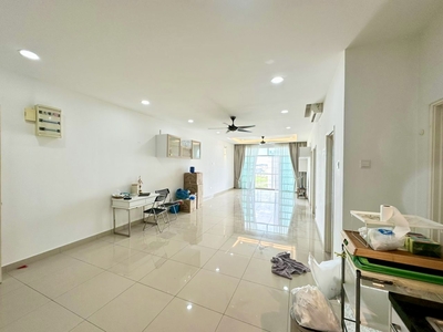Nusa Heights Apartment For Sale