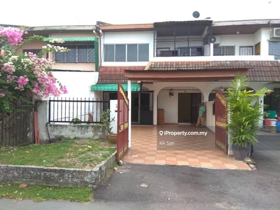Renovated 2 Storey Terrace House, Renovated with Kitchen Full Extended