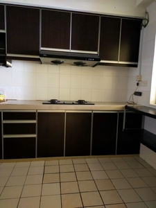 Selayang point condo for rent, partially furnished,tiles floor, 1 carpark,sofa