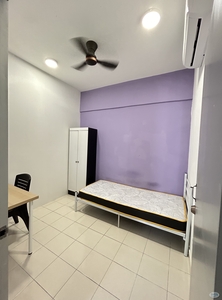 Small room in males unit at Residensi Laguna condo, Bandar Sunway