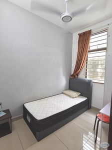 [Subang Bestari Landed House] Near Help University Mixed Gender Unit Single Room Rent
