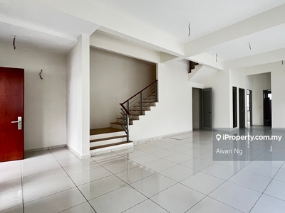 Taman Semanja Kajang 2 Storey Semi D, Intermediate