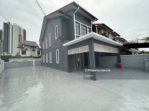 Corner Lot Taman Puncak Saujana Kajang. Renovated & Refurbished