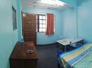 Cozy middle room with AC at USJ 6/6N