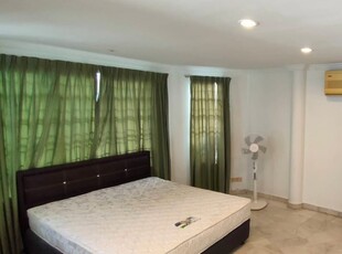 Cozy Spacious room with AC at USJ 6/6L,