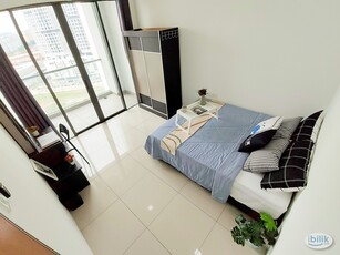 Balcony Room For Rent, Bus Stop Infront Condo to Mid Valley, Near KTM Station, Old Klang Road