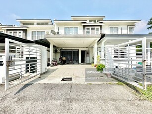 Near Lrt! Nice House! Suitable For Family Stay