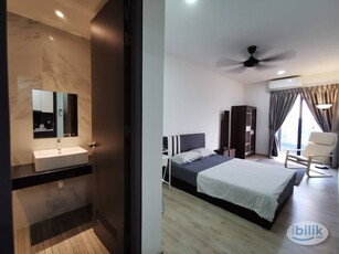 ✨NIce Condition Master Room with Private Bathroom at Emporis Kota Damansara