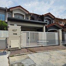Partially furnished Double Storey Terrace house at Putra Heights
