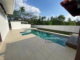 Private security house. Corner unit with swimming pool