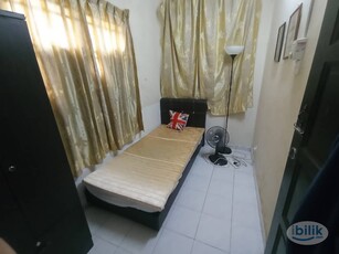 Single Room at Bukit Indah, Johor Bahru (walking distance to bus stop CW3 to Tuas)