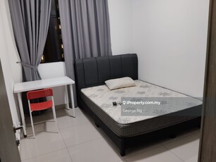 Twin Tower Residence Common Bedroom for rent/ Balcony room