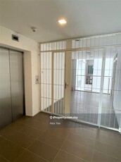 Corner unit with balcony n nice city view, comes with private lift
