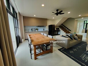 Gorgeous room for rent at ricketts estate near sgh