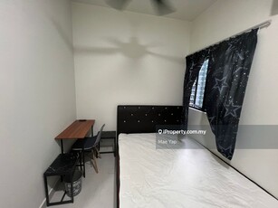 Majestic Maxim small room for rent