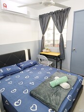 Newly Renovated Master Bedroom For Rent at PJS 11/12 - Daily Cleaner+300mbps Wi-Fi