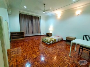Spacious and Privacy Master bedroom for rent