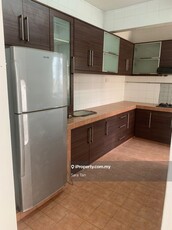 Well maintained apartment with washing machine