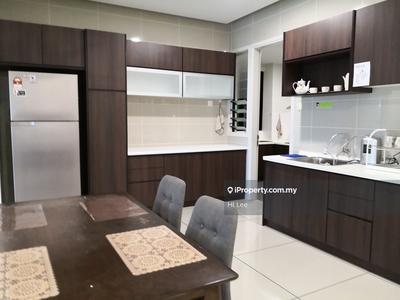 Easy access to KLCC, nearby medical hub,lab,embassy,library,university