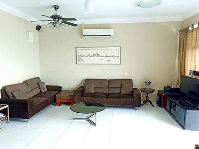 Sky Executive -Bukit Indah @ Renovated/ Corner Unit/ Fully Furnished /High Floor