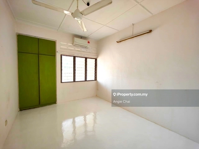 1 storey basic @ Ss5 nearby commercial centre of various businesses