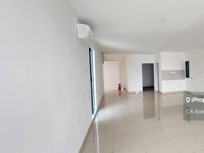 Brand New Unit With 3 Carpark Lot