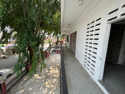 Corner lot 2-storey Bungalow, Section 1 PJ Old Town, Petaling Jaya for Rent