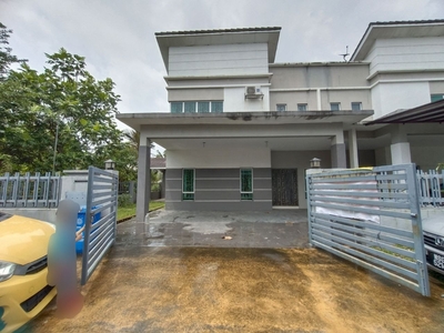 ENDLOT, PARTIAL FURNISHED Double Storey Semi Detached Green View Villa Seksyen 36 Shah Alam Selangor