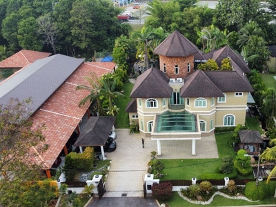 EXCLUSIVE BEAUTIFUL 2.5 Storey Bungalow House Country Heights Kajang Selangor Bangi