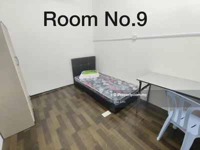 Kluang Room for Rent (Upstairs Shop Lot)