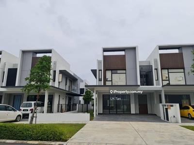 Luxura residence end lot for sell (cheapest)