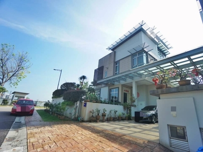 MODERN EXCLUSIVE BEAUTIFUL 2.5 Storey Bungalow House D'Villa Saujana Glenmarie Selangor Shah Alam
