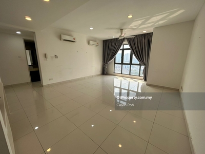 3 Bedrooms Unit Available For Sale