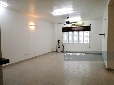 Big Unit, 4bedrooms, beside Aeon Tebrau, good for own stay & invest