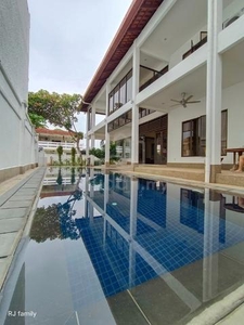 Corner Lot Bungalow with Swimming Pool 9278 SQFT Kampung 8