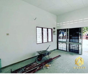 [Corner Lot] jalan Meru Corner House 40*75sqft basic unit for sale