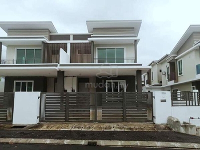 Double Storey Semi-D House In Pengkalan For Rent