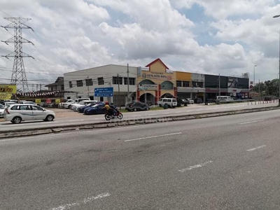 Face Main Road Amj Shop Tepi Jalan Kedai at Malim Bachang near Cheng